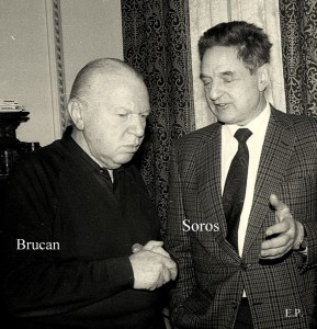 Silviu Brucan si George Soros la sediul GDS în ianuarie1990. (Foto Emanuel Parvu)