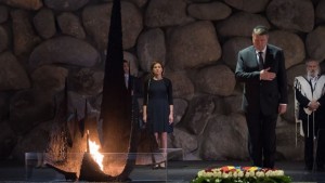 Klaus Iohannis în vizită la Memorialul Martirilor şi Eroilor Holocaustului „Yad Vashem” din Ierusalim