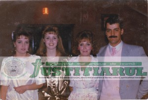 Diane şi Roger Lalande, cei doi canadieni care vânau copii pentru adopţii în România, împreună cu cele două fete ale lor. Cei doi aveau copii, aşa că pentru ce la mai trebuia şi alţii, dacă nu nu pentru afaceri ticăloase?