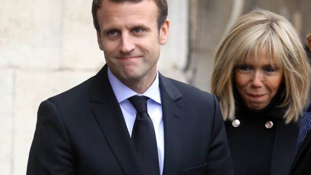      Emmanuel Macron nu are copii. Soția lui – i-a fost profesoară în adolescență, fiind cu 24 de […]