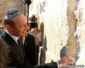 Basescu-Israel-Zidul-Plangerii.jpeg