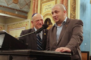 Aurel Vainer (preşedintele Federației Comunităților Evreiești din România - FCER) și deputatul Silviu Vexler, succesorul lui Vainer în Parlamentul României ca deputat al minorității evreiești.