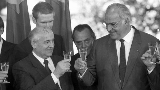          Acordul Bonn-Budapesta (19-23 august 1989) În vara anului 1989, Republica Federală Germania finalizase în mare înţelegerile […]