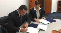   Cum a semnat procurorul-șef DNA Laura Kovesi pentru „schimb de informații pe anticorupție” cu singurul Director ucrainean din Justiție […]