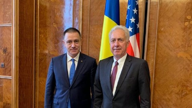        Ambasadorul SUA Hans Klemm l-a vizitat ieri, 1 august, pe Ministrul de Interne, Mihai Fifor, pentru a […]